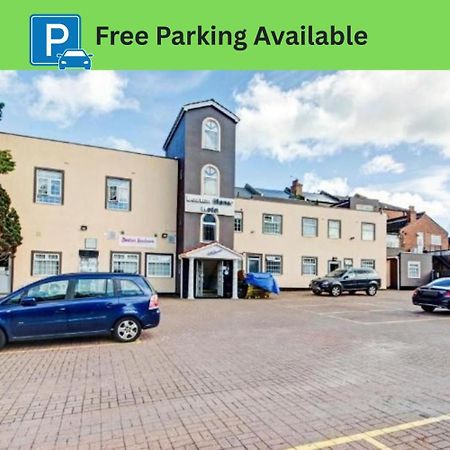 Oyo Bostons Manor Hotel, Hanwell London Greenford  Ngoại thất bức ảnh