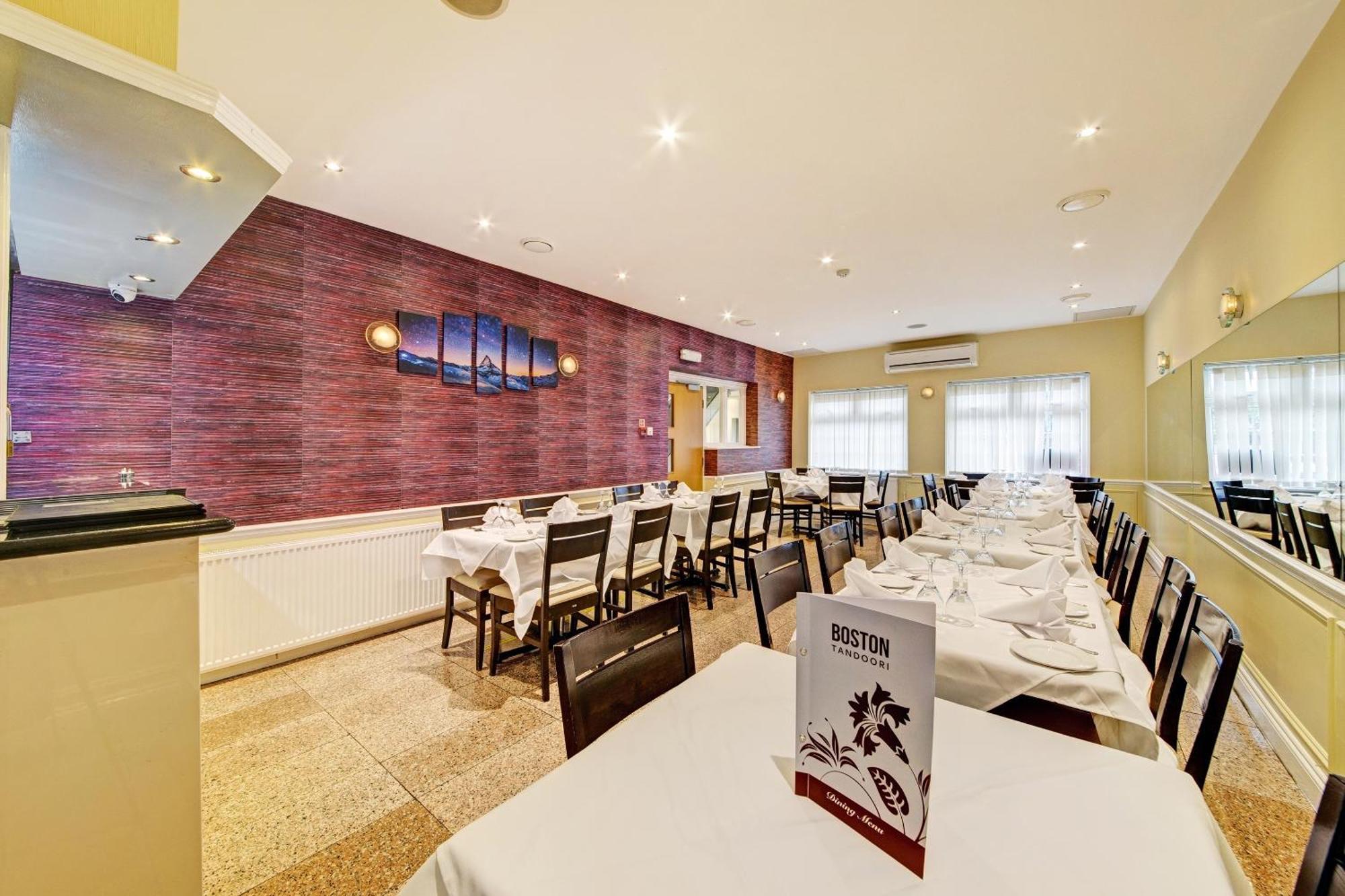 Oyo Bostons Manor Hotel, Hanwell London Greenford  Ngoại thất bức ảnh