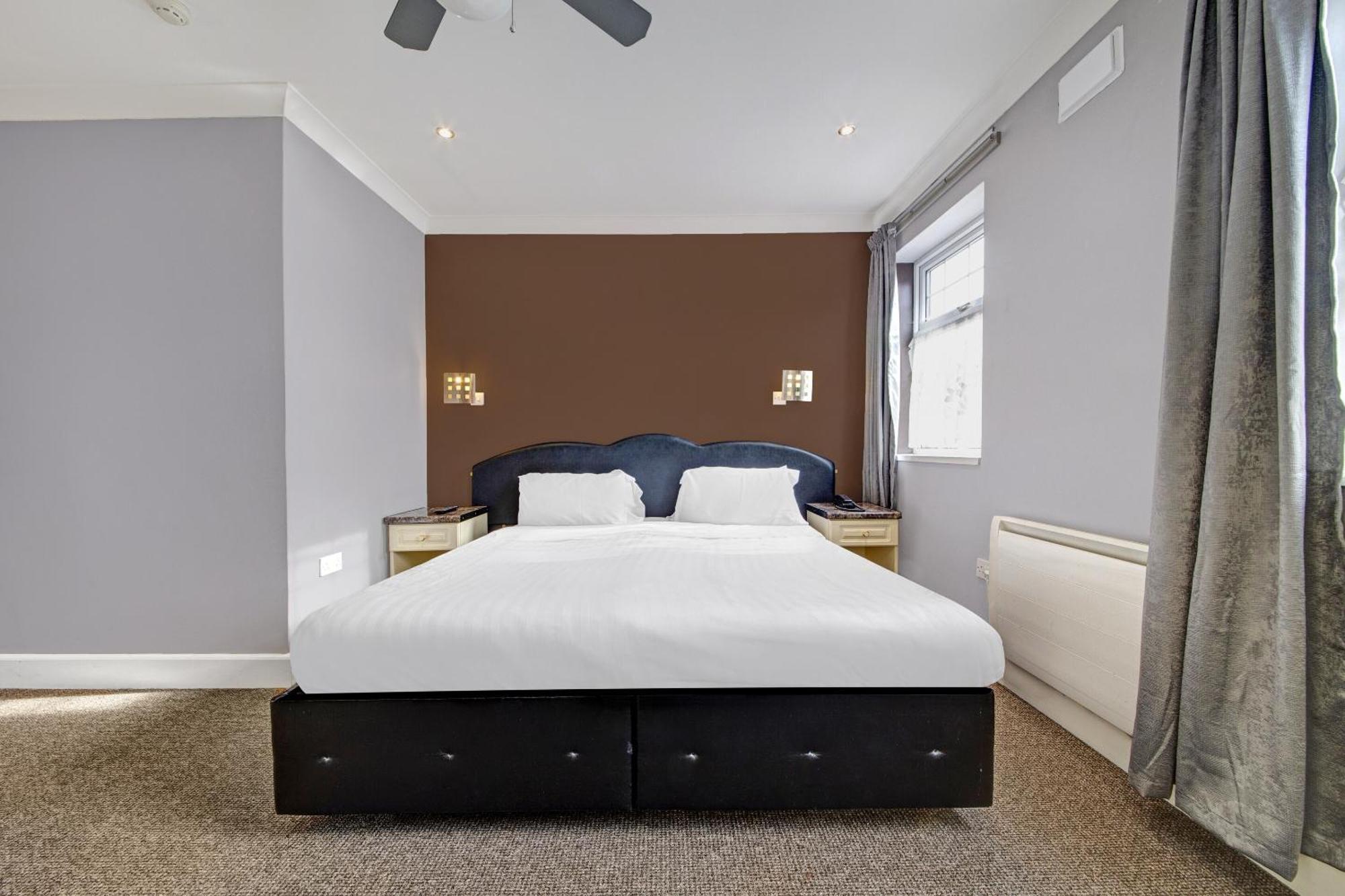 Oyo Bostons Manor Hotel, Hanwell London Greenford  Ngoại thất bức ảnh