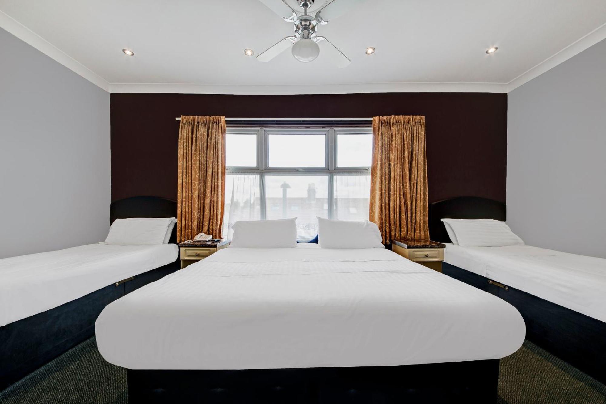Oyo Bostons Manor Hotel, Hanwell London Greenford  Ngoại thất bức ảnh