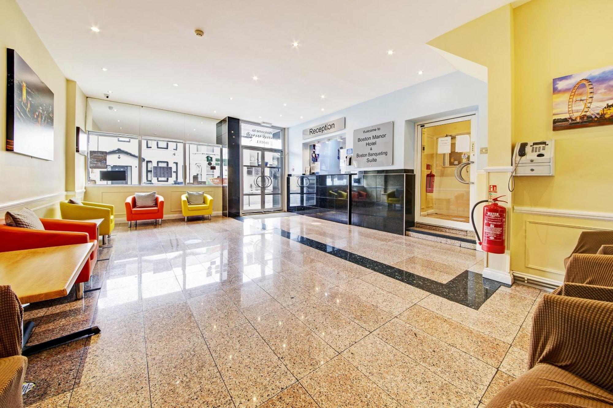 Oyo Bostons Manor Hotel, Hanwell London Greenford  Ngoại thất bức ảnh