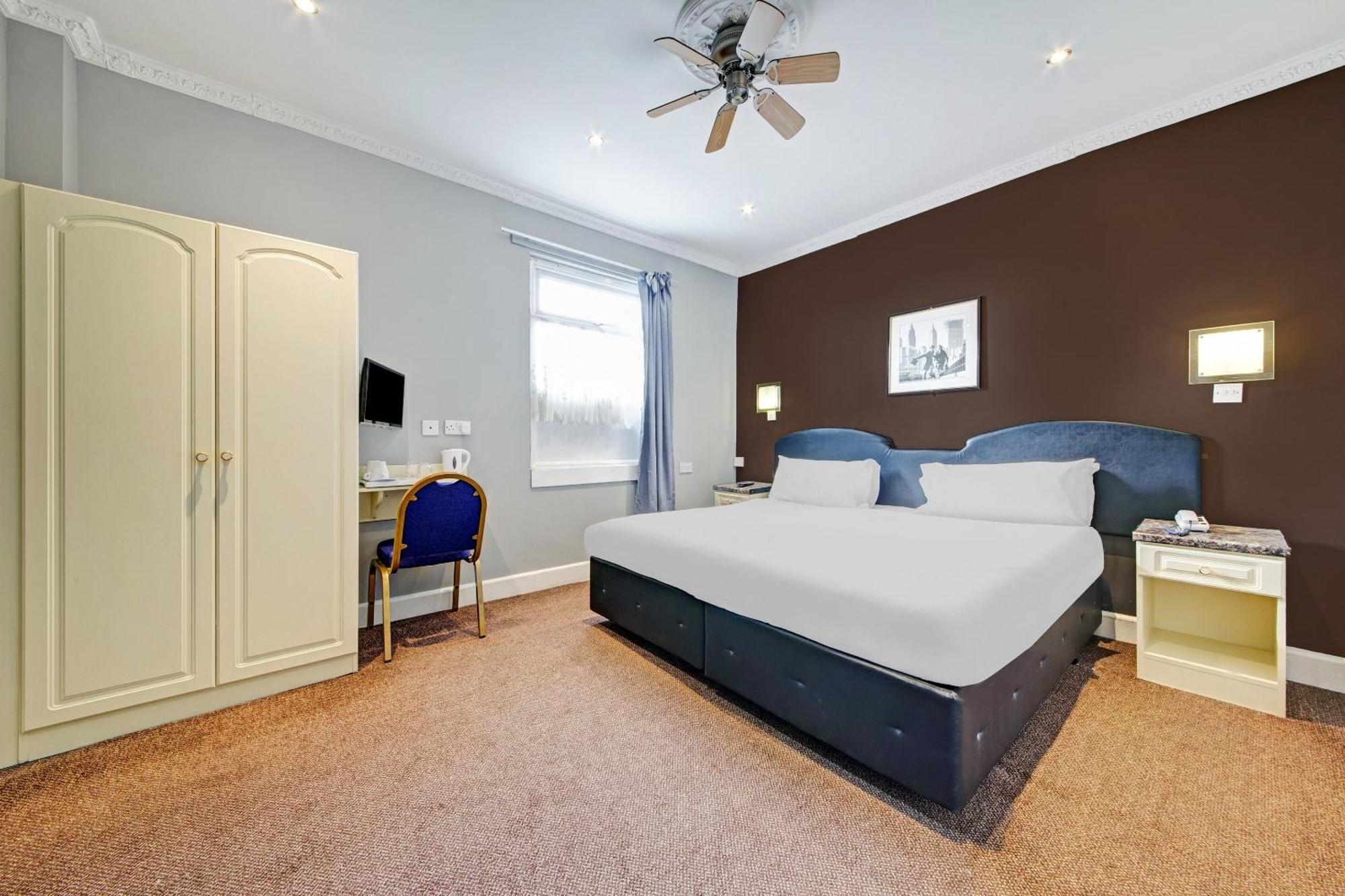 Oyo Bostons Manor Hotel, Hanwell London Greenford  Ngoại thất bức ảnh