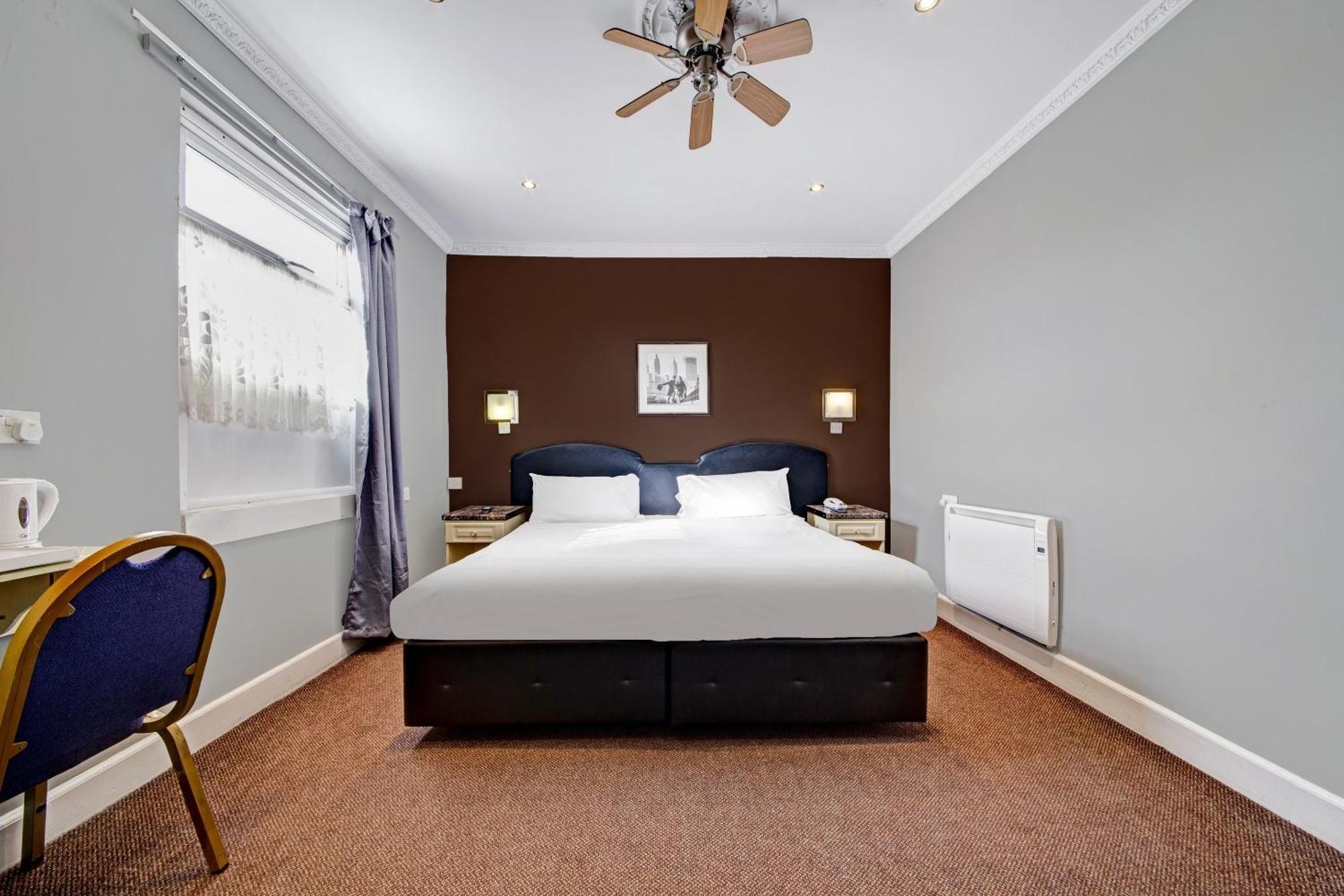 Oyo Bostons Manor Hotel, Hanwell London Greenford  Ngoại thất bức ảnh